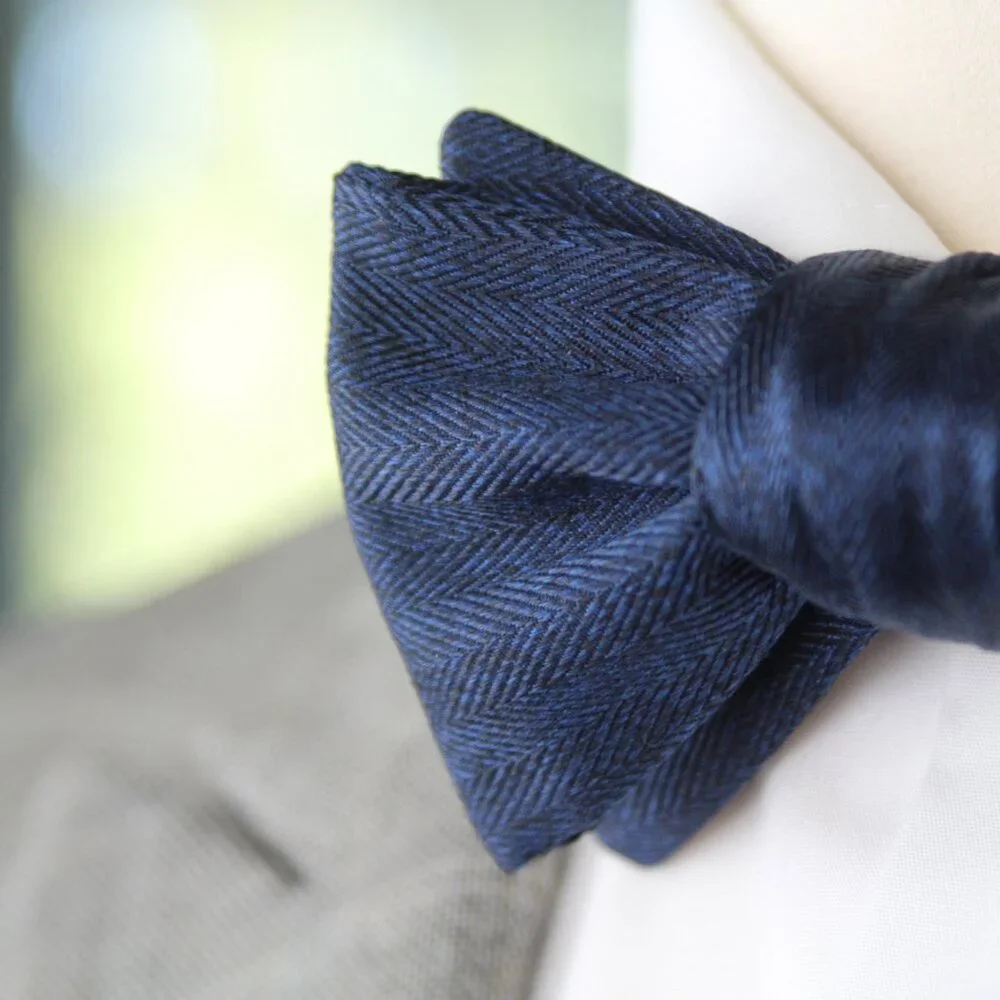 Men's Self-tied Bow Tie 100%Silk Navy Blue Stripes‎ S730